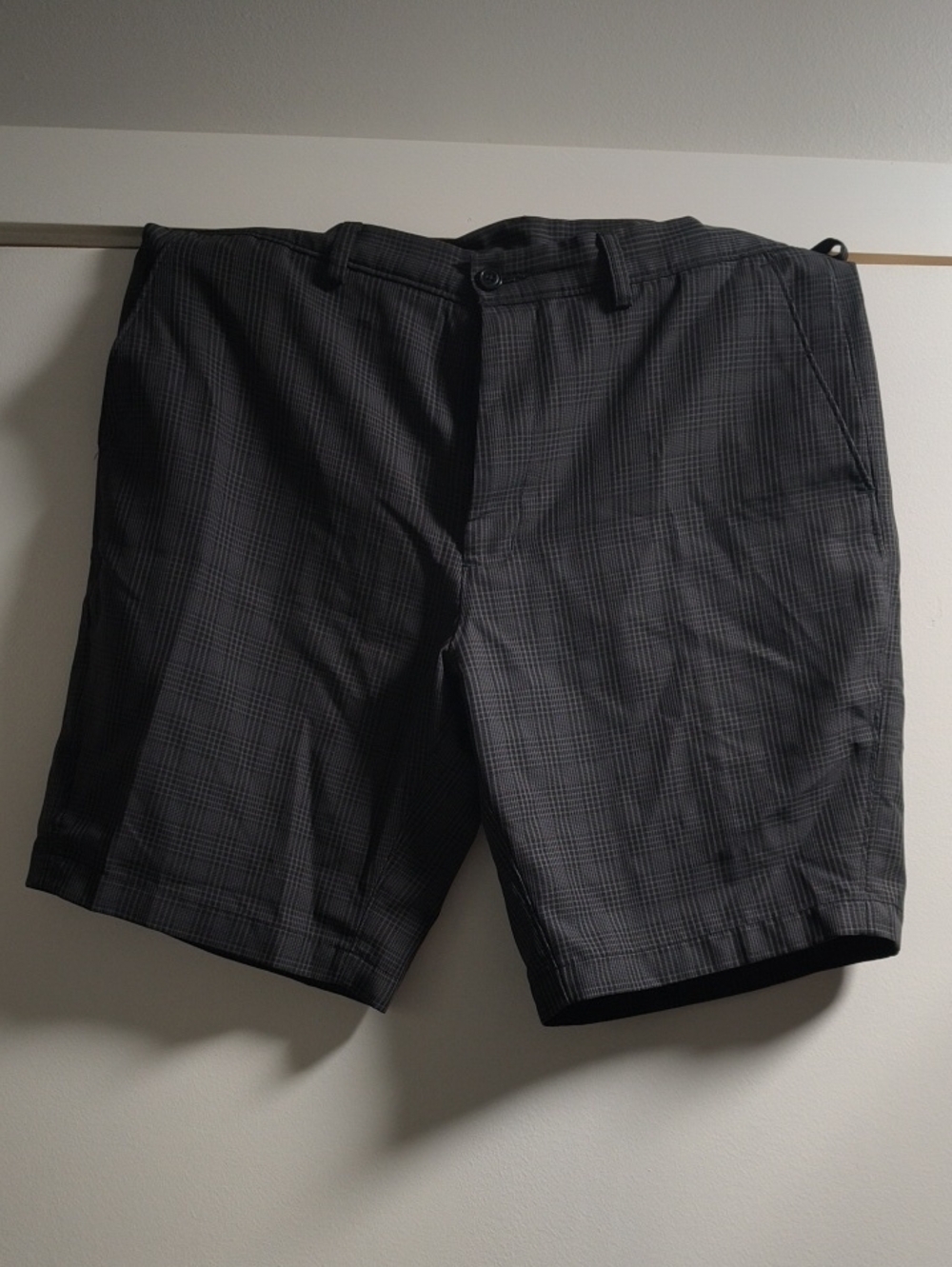 Men's Black Plaid Performance Golf Shorts